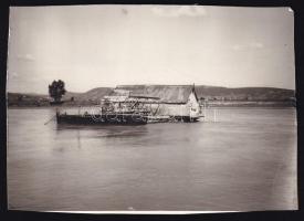 cca 1940 Hajómalom, fotó, felületi sérülésekkel, 12×16,5 cm