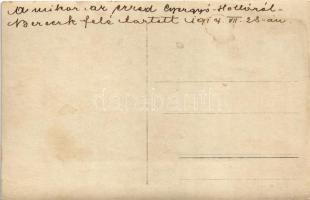 1917 Gyergyószentmiklós, Gheorgheni; Cs. és kir. katonai ezred Bereck felé tart a vasútállomáson / G...