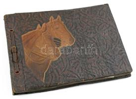 cca 1930 Lóversenyeken készült fotók, albumba ragasztva, 6,5×6,5 és 10,5×14,5 cm közötti méretekben,...