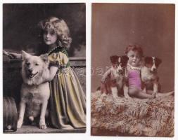 2 db régi képeslap kiskutyákkal és gyerekekkel / 2 pre-1945 postcards with dogs and children
