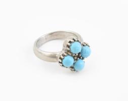 Ezüst(Ag) gyűrű türkizszínű gyöngyökkel, jelzett, méret: 51, bruttó: 6,2 g