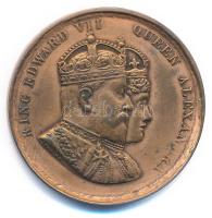 Nagy-Britannia 1902. VII. Eduárd és Alexandra királyné koronázási érem kétoldalas bronz emlékérem (32mm) T:2 patina, kis ph Great Britain 1902. Coronation Medallion of King Edward VII and Queen Alexandra two-sided bronze commemorative medallion (32mm) C:XF patina, small edge error