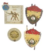 ~1970-1980. "Egység Bajnokság" (2xklf) ezüst és bronz fokozatú, műgyantás sapkajelvények (~37x32mm) + "Katonai Sportverseny Ifjú Résztvevője" műgyantás, aranyozott fém jelvény (25mm) + 1981. "Baráti Hadseregek V. Nyári Spartakiádja" műgyantás jelvény (38x38mm) T:AU,XF