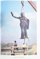 Szepessy László (szerk.): Kiszabadítottuk. A szabadság-szobor története. H.n., 2004, RMDSZ. 83 p. Má...