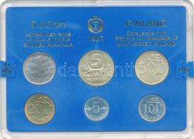 Finnország 1987. 5p-5M (6xklf) forgalmi sor sérült plasztik tokban T:1 Finland 1987. 5 Pennia - 5 Markka (6xdiff) coin set in damaged plastic case C:UNC