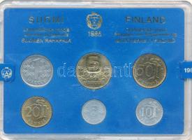 Finnország 1985. 5p-5M (6xklf) forgalmi sor sérült plasztik tokban T:1 Finland 1985. 5 Pennia - 5 Markka (6xdiff) coin set in damaged plastic case C:UNC