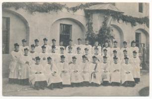 1914 Gyulafehérvár, Alba Iulia; A papnövelde növendékei az 1912-13. tanévben. Sternád A. felvétele / novices, priest students (EK)