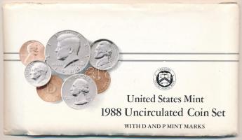 Amerikai Egyesült Államok 1988P 1c-1/2$ (5xklf) + Philadelphia zseton forgalmi sor lezárt fóliatokban + 1988D 1c-1/2$ (5xklf) + Denver zseton forgalmi sor lezárt fóliatokban, közös borítékban, tanúsítvánnyal, megrendelőlappal T:UNC,AU USA 1988P 1 Cent - 1/2 Dollar (5xdiff) + Philadelphia jeton coin set in enclosed foil packing + 1988D 1 Cent - 1/2 Dollar (5xdiff) + Denver jeton coin set in enclosed foil packing. Together in envelope, with certificate and mail order form C:UNC,AU
