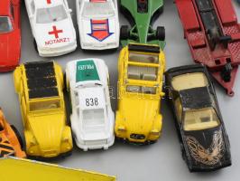 Cca. 75 db játék autó, vegyes méret és állapot, közte értékesebb gyűjtői darabokkal