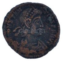 Római Birodalom / Siscia / II. Constantius 355-361. AE follis bronz (2,01g) T:XF,VF Roman Empire / Siscia / Constantius II 355-361. AE Follis bronze DN CONSTAN-TIVS PF AVG / FEL TEMP-REPARATIO - M - gamma SIS (2,01g) C:XF,VF