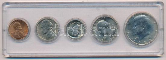 Amerikai Egyesült Államok 1982. 1c Zn + 1982P 5c-1/2$ Cu-Ni (4xklf) forgalmi sor műanyag tokban T:UNC USA 1982. 1 Cent + 1982P 5 Cent Zn - 1/2 Dollar Cu-Ni (4xdiff) coin set in plastic case C:UNC