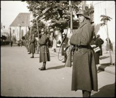 Katonák a II. világháborúban, 5 db síkfilm negatív, 6×6 cm