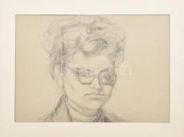 Jelzés nélkül: Lány portré. Ceruza, papír, paszpartuban. 26,5x37,5 cm.