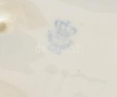 Lippelsdorf német porcelán figura, kancsót fogó fiú libákkal, NDK, 1970-1980 körül. Kézzel festett, ...