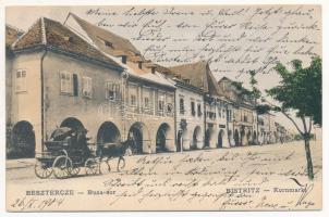 1904 Beszterce, Bistritz, Bistrita; Búza sor, üzletek. F. Stolzenberg kiadása / Kornmarkt / street view, shops