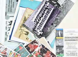 Tucatnyi vegyes olimpiai tárgyú nyomtatvány, képeslap