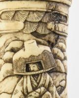 Tanto nyél, faragott csont, Japán, 1900 körül, Meiji korszak, h: 11 cm