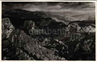 Békás-szoros, Cheile Bicazului; Békási szoros madártávlatból. Csíkország visszatért. Andory Aladics Zoltán felvétele / gorge, mountain pass (vágott / cut)