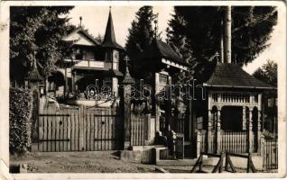 Szováta, Sovata; Bernády villa, székelykapu. Körtesi Károly fényképész felvétele és kiadása / Poarta secuiasca / villa, Transylvanian wood carved gate (EK)