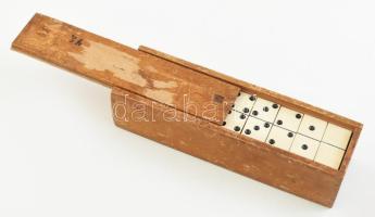 Régi dominó, teljes, kopásokkal, dobozban, 20,5x6 cm
