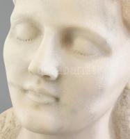 Shey jelzéssel: Női büszt. Faragott márvány, korának megfelelő állapotban, m: 34 cm