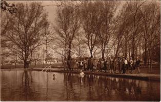 1928 Budapest III. Római fürdő, Rómaifürdő, strand áprilisban. Kühtreiber Jenő photo