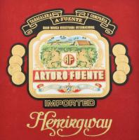 Hemingway dominikai szivaros fa díszdoboz, némi kopással, 18,5x17,5x7 cm