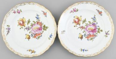 2 db Meisseni porcelán tányér. Kézzel festett, jelzett, minimális kopással d: 24 cm