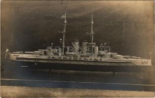 Osztrák-magyar haditengerészet Tegetthoff-osztály csatahajójának modellje / K.u.K. Kriegsmarine