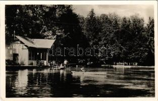 1940 Szamosújvár, Gherla; Park részlet, evezős csónak / park, rowing boat