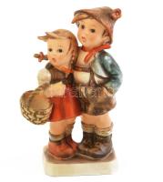 Hummel páros figura, kislány és kisfiú, kézzel festett fajansz, jelzett, hibátlan, m: 14 cm