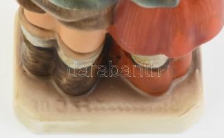Hummel páros figura, kislány és kisfiú, kézzel festett fajansz, jelzett, hibátlan, m: 14 cm