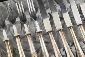 Ezüst (Ag) nyelű gyümölcsös készlet, 6 személyes, sérült dobozban, jelzett, h: 15,5-17 cm