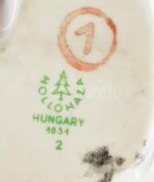 Hollóházi porcelán ülő akt, kézzel festett, jelzett hibátlan 21x11 cm