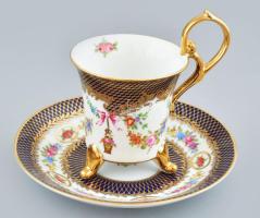 Teás csésze tálcával, porcelán, két különböző jelzéssel, tálca méret: 25x16 cm, kopott.
