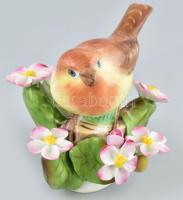 Herendi madár virágon, kézzel festett porcelán, jelzett, kopásokkal, m: 9 cm