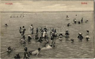 1908 Siófok, fürdőzők a Balatonban. Balaton Áruház kiadása (EK)