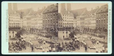 cca 1880-1890 München, Fronleichnamsprozession (úrnapi körmenet), keményhátú sztereofotó, 8,5x17,5 cm / Munich, vintage stereo photo