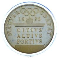 1990. "Magyar Csapat 1992 - CITIVS, ALTIVS, FORTIVS / Öttusa" a Barcelonában rendezett nyári Olimpia alkalmából készült, jelzetlen Ag emlékérem kapszulában, sorszámozott "1517" tanúsítvánnyal, eredeti dísztokban. Szign.: Papp László (31,25g/0,925/42,5mm) T:1 (eredetileg PP) fo., patina