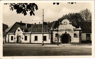 1943 Budapest I. Vörös Béka söröző és étterem, Rada Rossa. Krisztina körút 109. (fa)