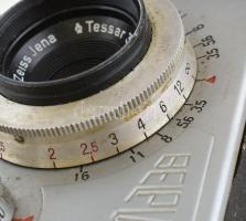 Belca Werk VEB Belplasca sztereo fényképezőgép Carl Zeiss Tessar 3,5/37,5mm objektívvel, kissé megvi...