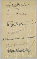 cca 1920 Papírlap híres írók aláírásával többek között Ernest Raymond brit regényíró (1888 - 1974) / Original signatures of famous novelists like rnest Raymond (1888 - 1974) British novelist on a piece of paper