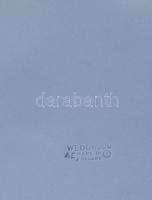 Wedgwood bonbonier, jelzett, kopásokkal, eredeti dobozában, d: 13 cm