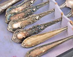 Díszes, régi evőeszköz szett: 6 db ezüstözött nyelű, jelzett orosz/szovjet kés + 4 db ezüstözött des...
