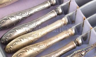 Díszes, régi evőeszköz szett: 6 db ezüstözött nyelű, jelzett orosz/szovjet kés + 4 db ezüstözött des...