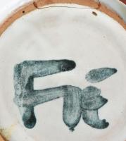 Fórizsné Sárai Erzsébet: Figurális váza. Mázas kerámia váza. Kézzel festett, jelzett, kopásokkal, le...