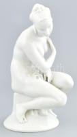 Herendi női akt, fehérmázas porcelán, kopásokkal, jelzett, m: 23 cm