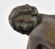 Milo jelzéssel: Női akt. Bronz, kőtalapzaton, m: 17 cm