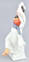 Herendi táncoló juhász, kézzel festett, jelzett, kopásokkal, m: 31 cm