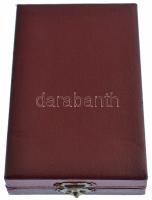 1985. "Munka Érdemrend" ezüst fokozata, zománcozott, ezüstözött bronz kitüntetés mellszala...